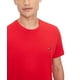 thumbnail image 3 of Camiseta Tommy Hilfiger Core Flag con cuello redondo en caoba para hombre, 3 of 4