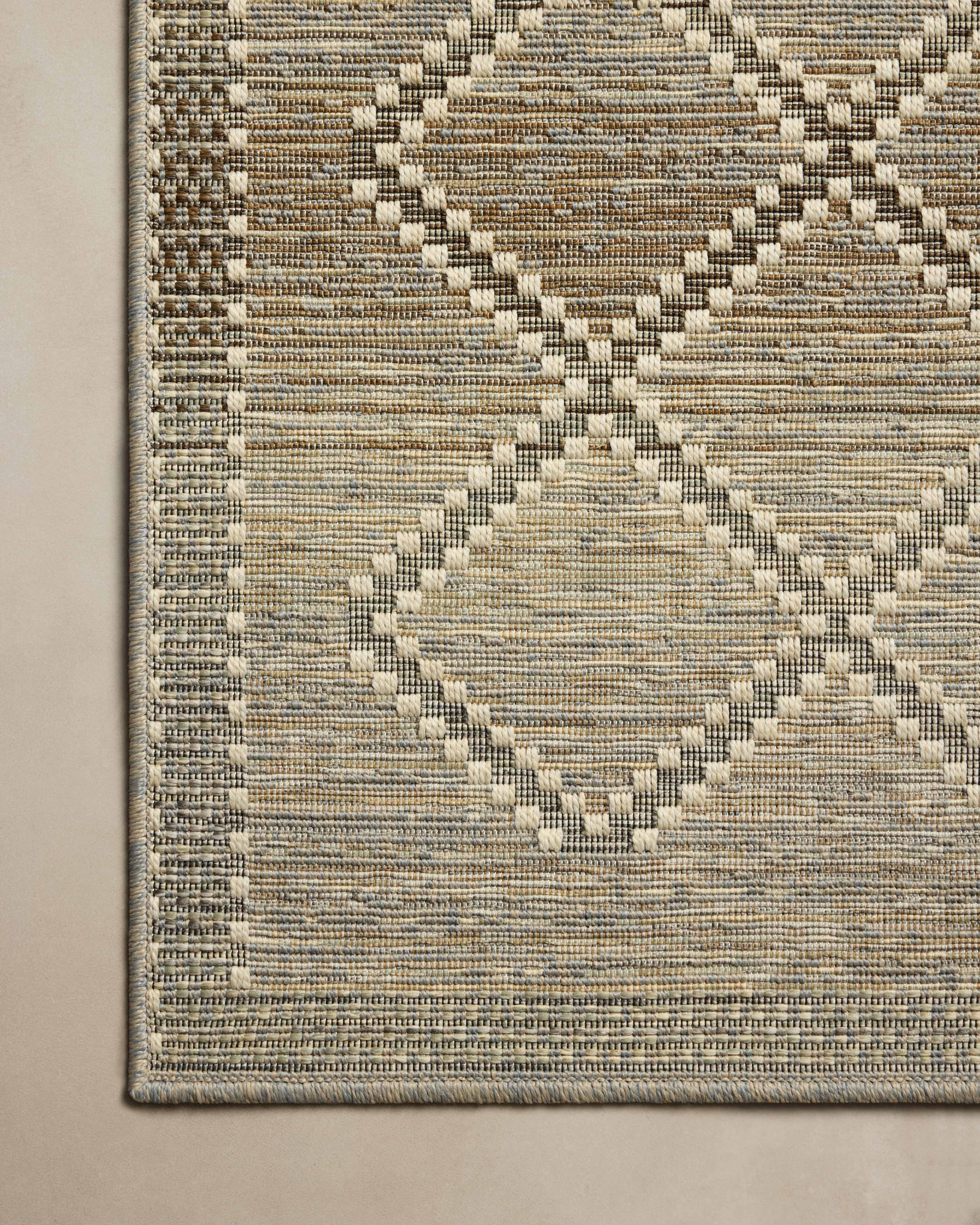 Loloi Saylor Stone / Ivory Indoor/Outdoor Area Rug