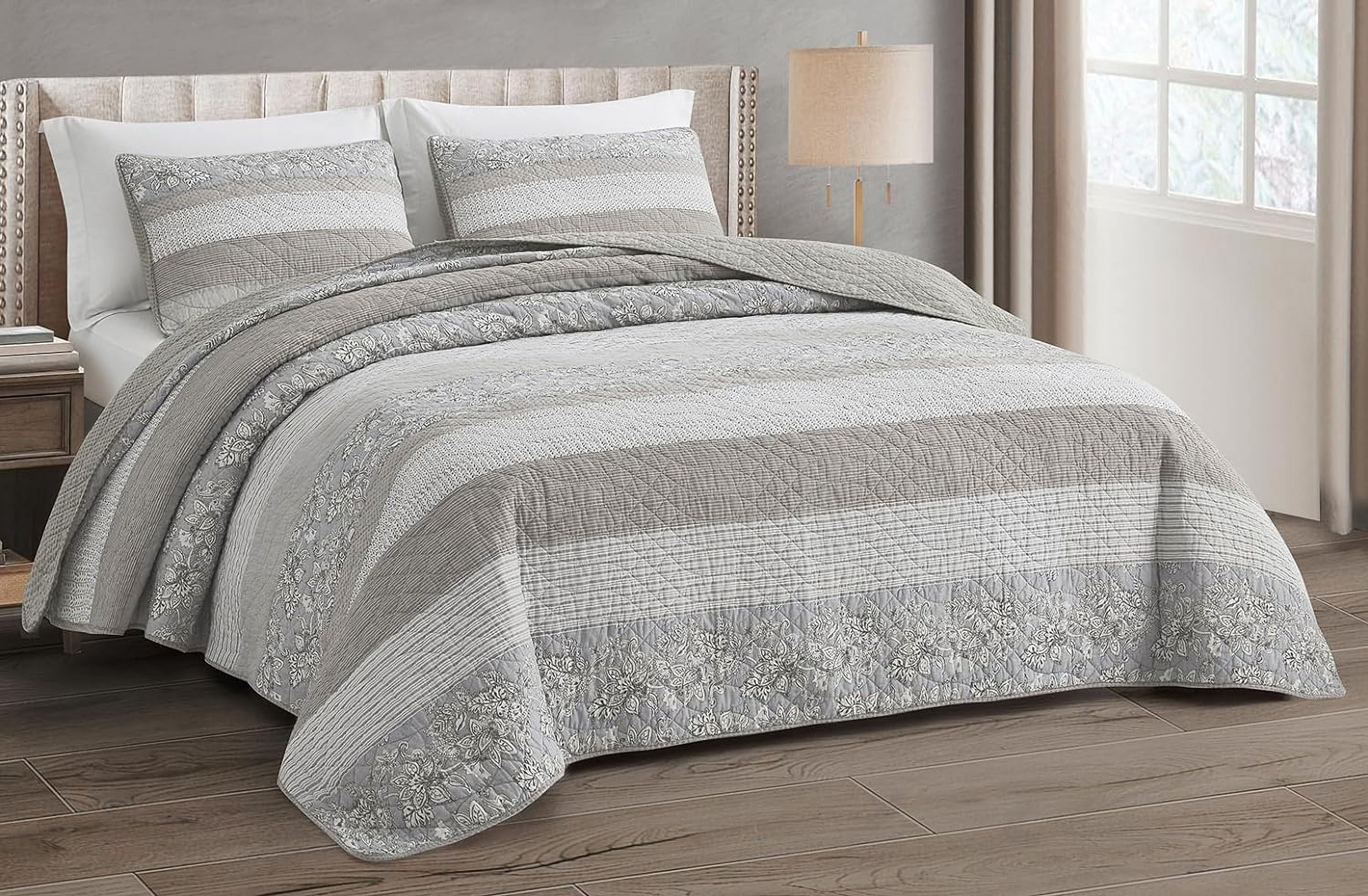 Chezmoi Collection 3-Piece Hibiscus Plaid Striped Patchwork Cotton Quilt Reversible Lightweight Bedspread Set, Super Wide King Size