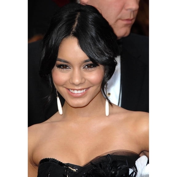 Vanessa Hudgens At Arrivals For 81St Annual Academy Awards - Arrivals Kodak Theatre Los Angeles Ca 2222009. Photo By