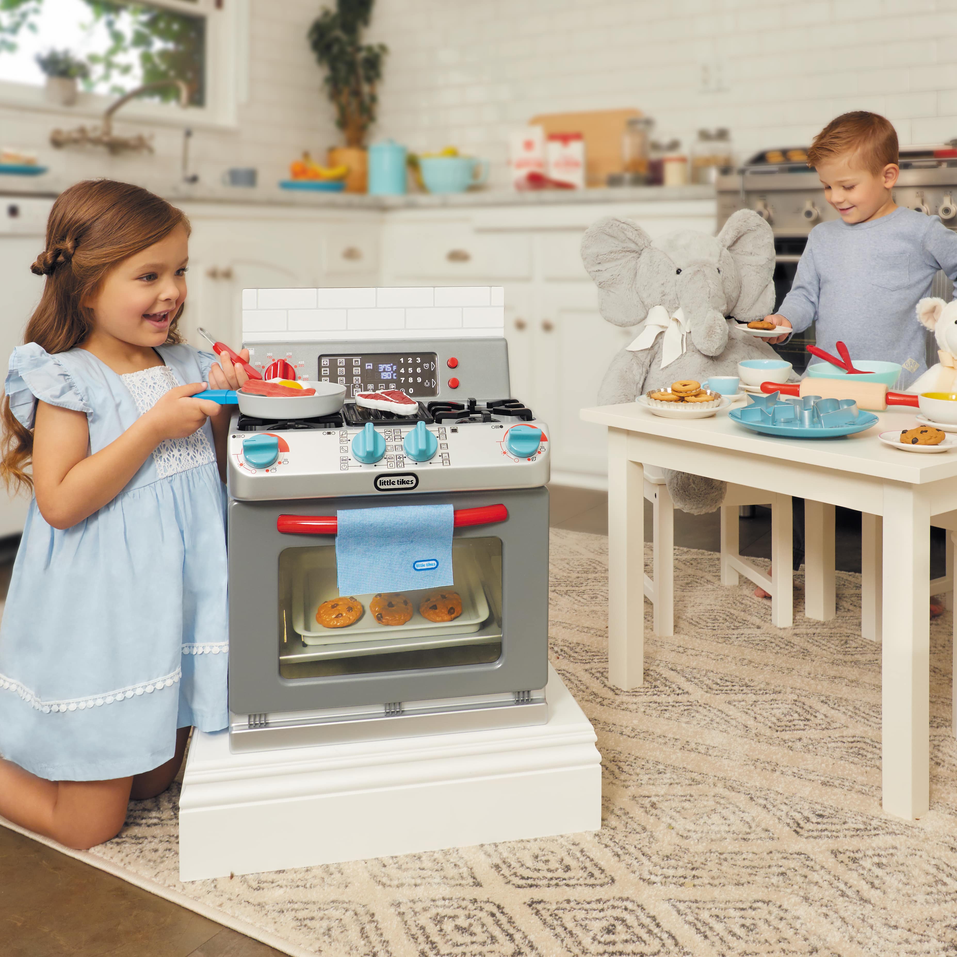 Little Tikes First Oven Realistic Pretend Play Appliance, Kids Play Kitchen w/ 11 Accessories & Realistic Cooking Sounds, Toy Gift, Ages 2+ - image 4 of 7