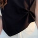 thumbnail image 4 of Blusa elegante de manga corta con cintura alta y dobladillo irregular para mujer, color negro, talla XL, 4 of 5