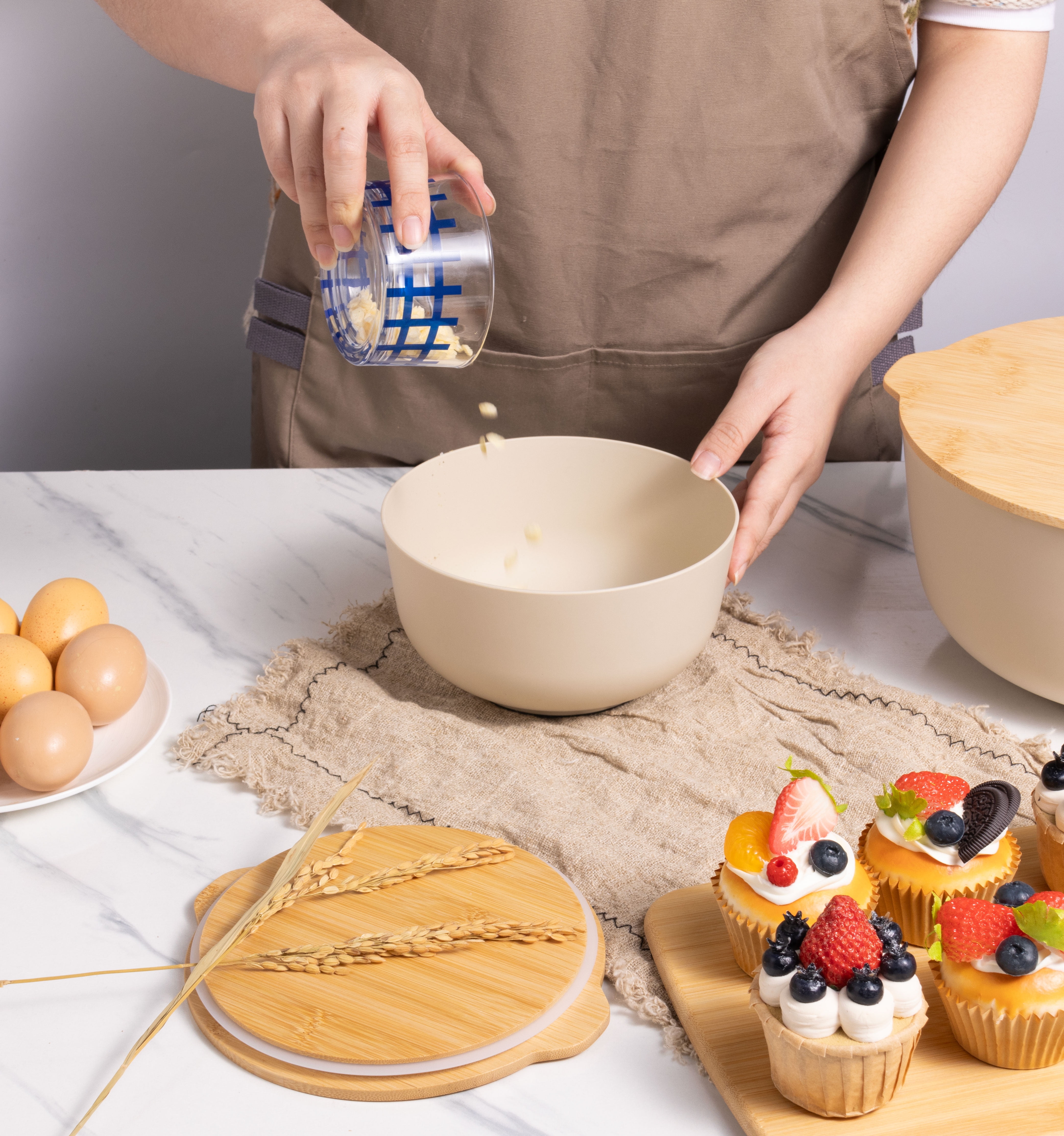 Mainstays Mixing Bowl Set with Bamboo Lids, 11.22 in, 50% Recycled PP, Papyrus Beige