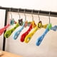 thumbnail image 2 of Juego de perchas de madera para niños BRILLAR 6 piezas colores aleatorios antideslizantes diseños de animales, 2 of 5