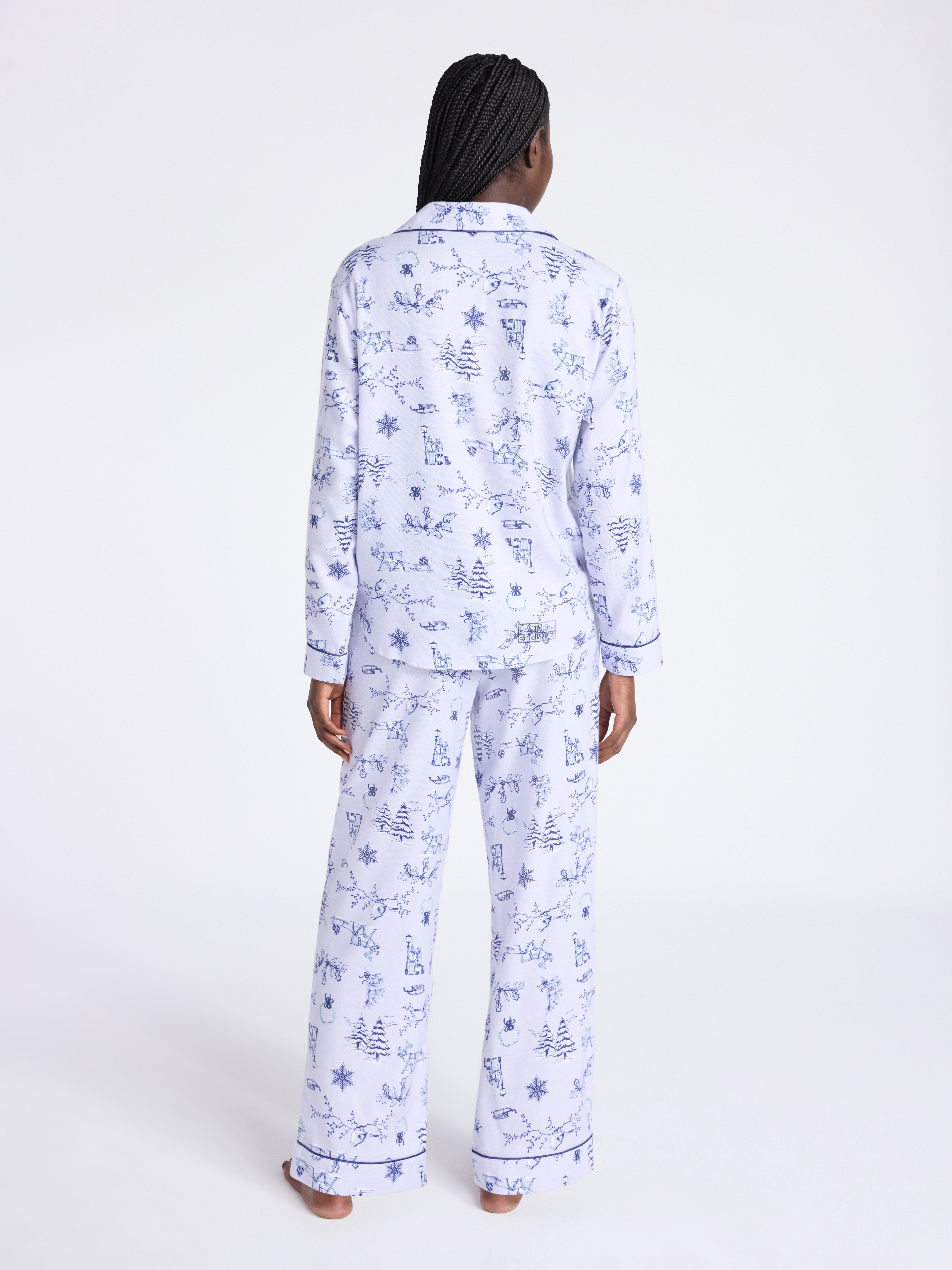 Joyspun Women's Long Sleeve Flannel Sleep Top and Pants Pajama Set, 2-Piece, Sizes XS-3X