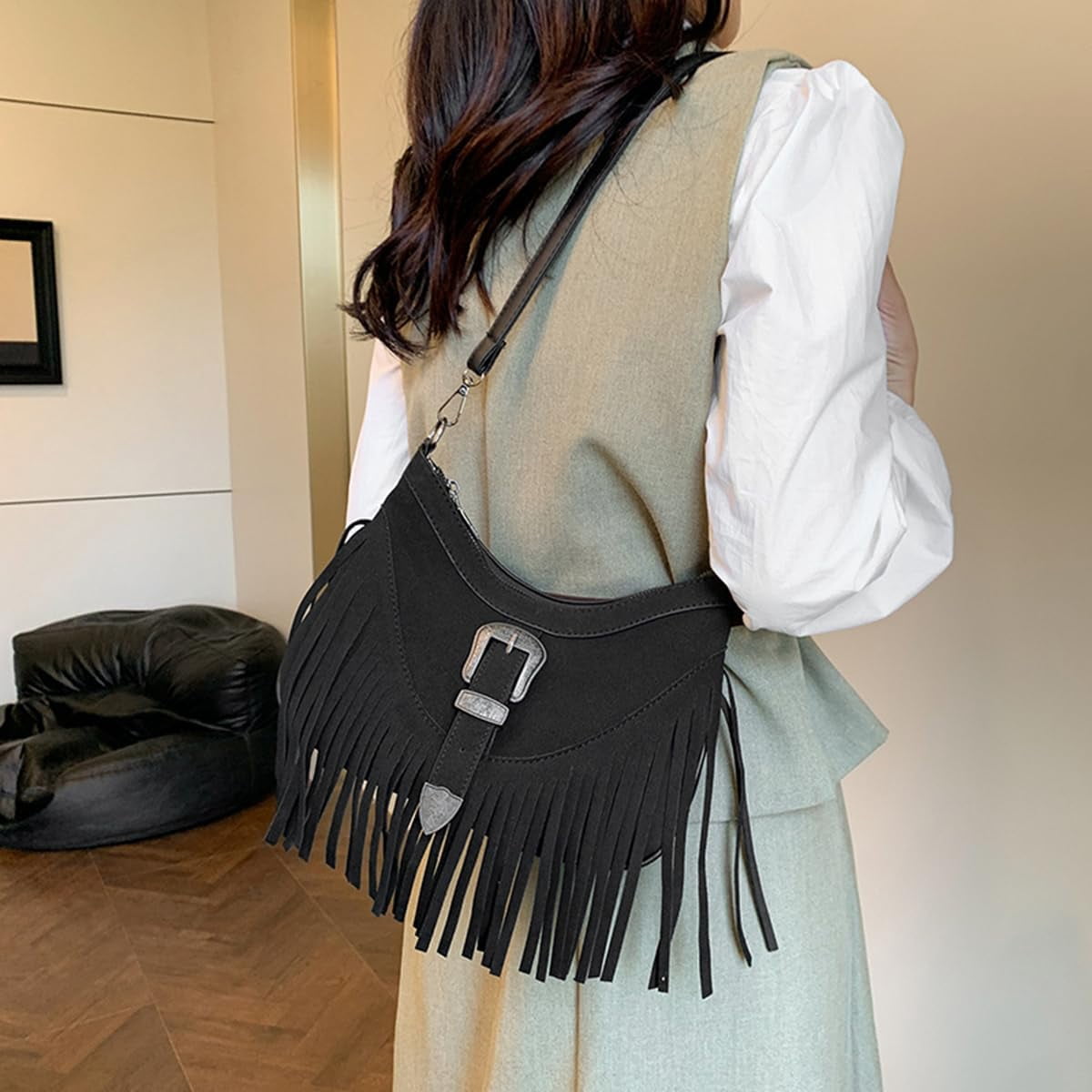 Women Fringe Hobo Bag Faux Suede Shoulder Bag Retro Crossbody Bag Boho Purse with Adjustable Strap