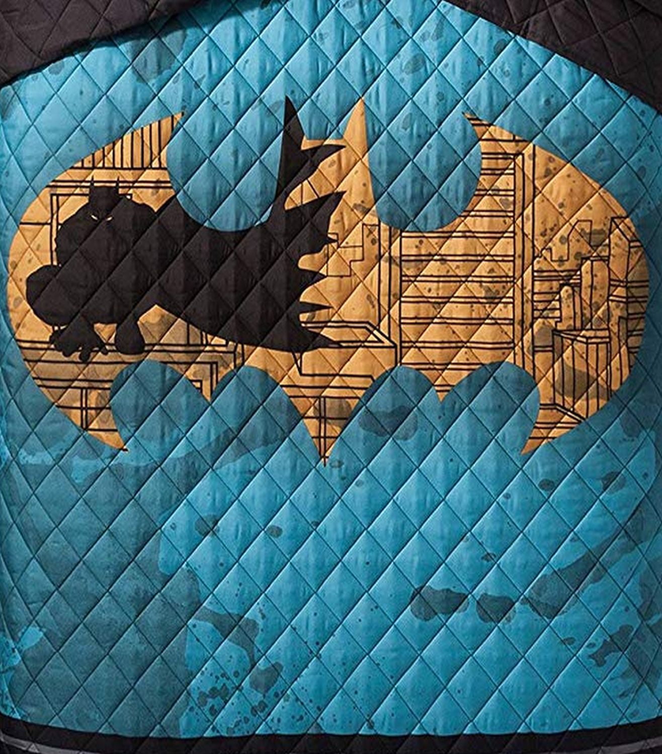 JPI DC Comics Batman In the City Dark Knight Reversible Twin Quilted Bedspread 