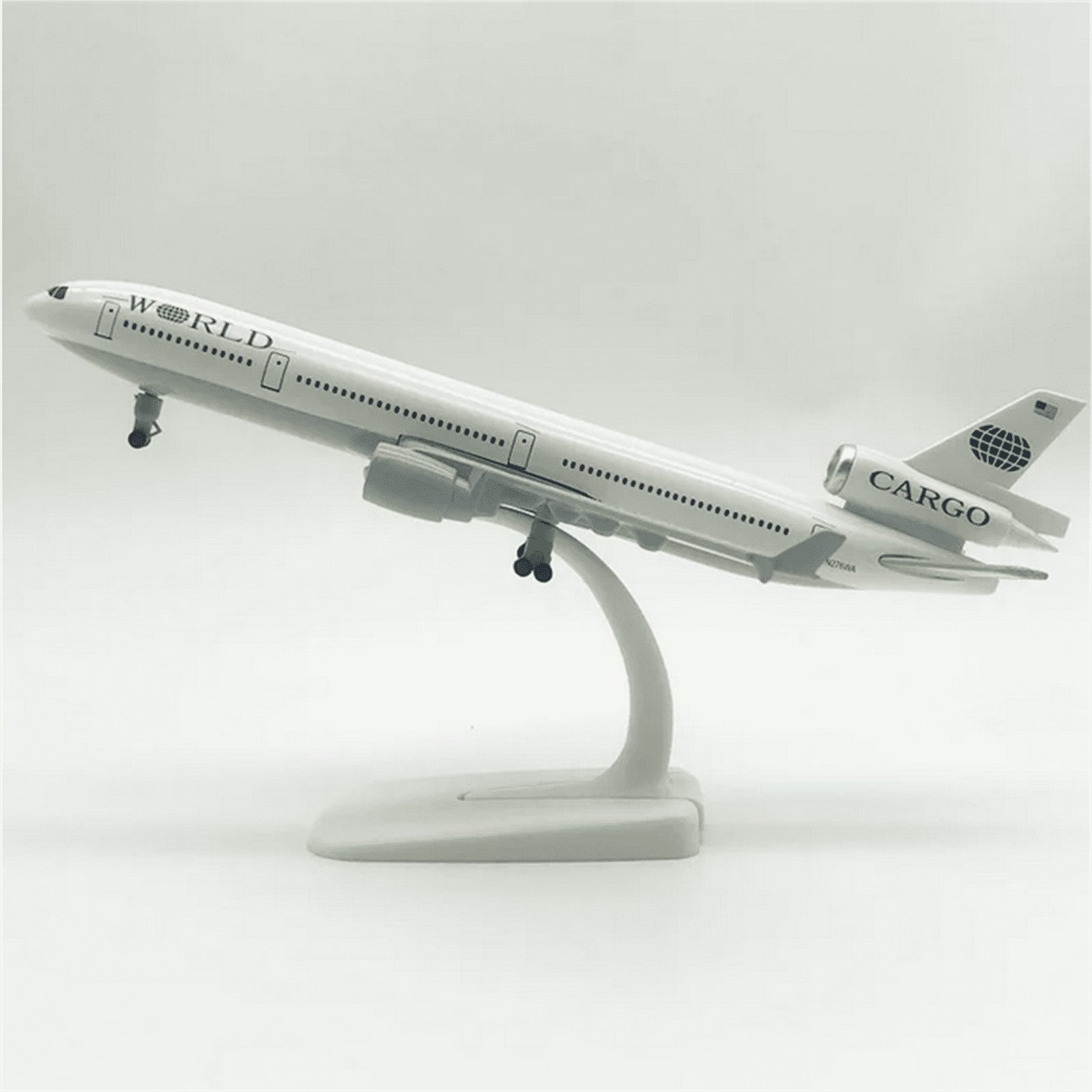 Collectible USA Cargo MD-11 Airplane Model Retro and Elegant for Aviation Enthusiasts Gifts, 21CM Length