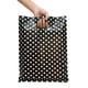 thumbnail image 5 of Bolsa de almacenamiento portátil de 50 piezas con asas, bolsas de compras para recuerdo de fiesta, bolsa de ropa para aperitivos para viajes en Almacenamiento y organización del hogar Negro 25x35cm Inteprter HA075227-04, 5 of 6