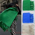 thumbnail image 2 of Bufanda lisa de cachemira verde brillante de lujo para mujer, chal de invierno, bandana, pashmina, borla, fular femenino, manta gruesa, 2022, 2 of 5