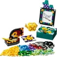 thumbnail image 4 of LEGO DOTS Ensemble de bureau Poudlard 41811 Ensemble de construction (856 pièces), 4 of 5
