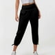 thumbnail image 2 of Pantalones cortos holgados de yoga con bolsillos para mujer - Cómodos pantalones capri para correr, 2 of 6