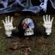 thumbnail image 1 of Estacas de esqueleto brillantes para decoración de Halloween, cabeza de mano de calavera de Zombie aterrador para jardín al aire libre, césped, patio, decoración de Casa Encantada, 1 of 4