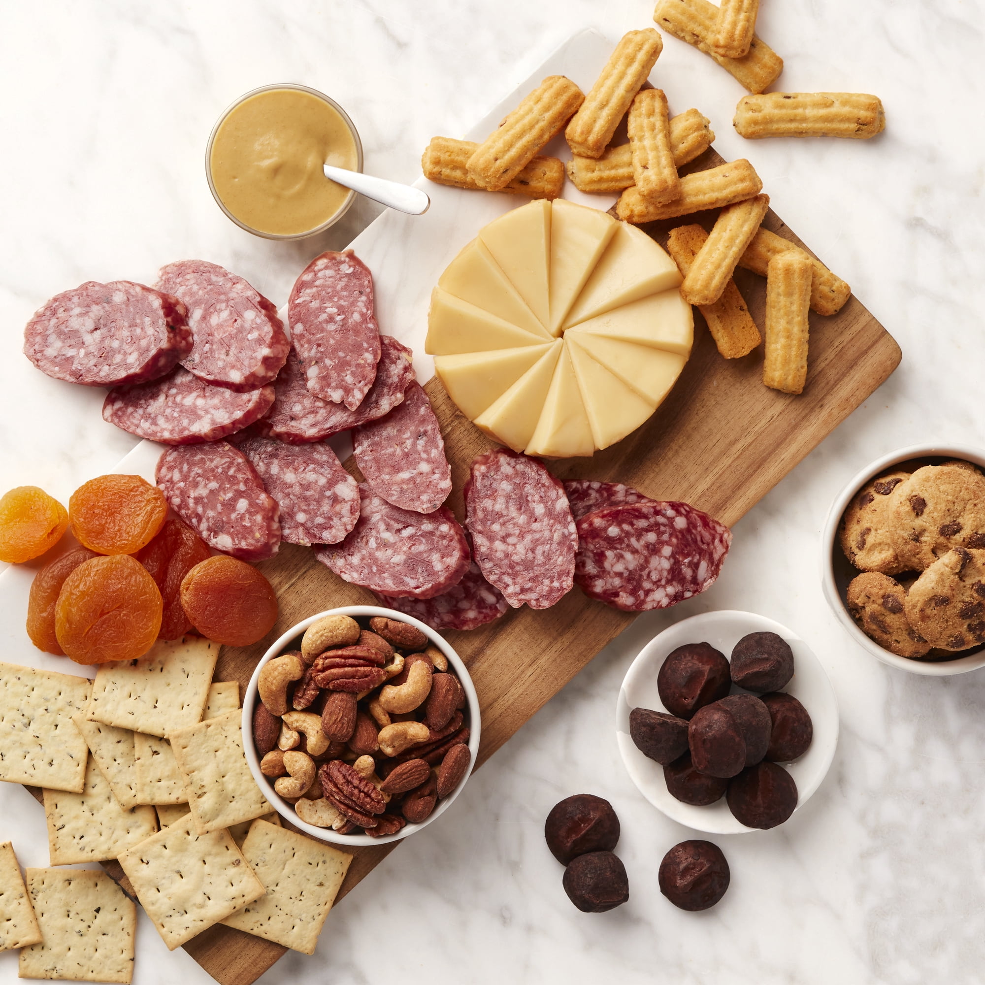 Hickory Farms Sweet & Savory Snacks Gift Basket, 9 pieces