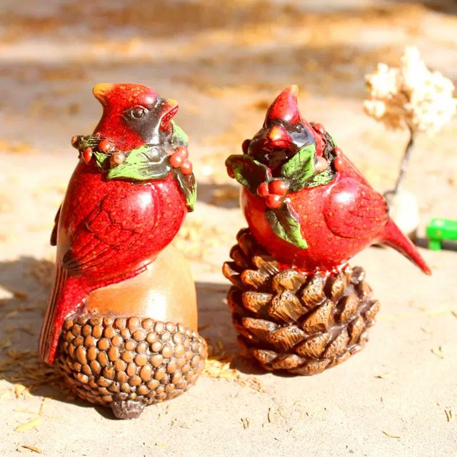 Red Christmas Cardinal Figurine, 2 Pack Resin Red Bird Figurine Cardinal Ornament Garden Decor Miniature Home Garden Statue, Red Bird Outdoor Decor