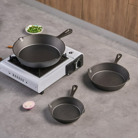 Forged Iron Grill Pan Uncoated Skillet | 6.3 Inch Round Flat Bottom | Easy-Pour Deflector Ports | Multipurpose for Home Kitchen Outdoor Camping | Includes Steel Wool | 7x7x2 in