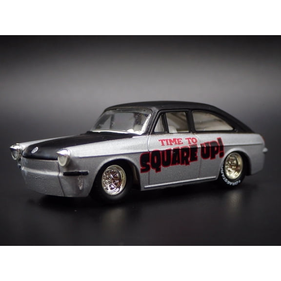 Open Box 1961-1973 VW VOLKSWAGEN FASTBACK 1600 TL 1/64 SCALE DIORAMA DIECAST MODEL CAR
