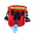 thumbnail image 3 of Bolsa de golosinas para perros, bolsa de entrenamiento para perros, riñonera portátil para mascotas con cinturón ajustable desmontable y correa para el hombro (negro) oso de fresa Electrónica, 3 of 5