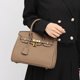 thumbnail image 2 of Bolso de platino con patrón de lichi, temperamento de alta gama, 2024, gran capacidad, moda, nuevo, de alta calidad, bolso de hombro tipo bandolera para mujer, 2 of 5