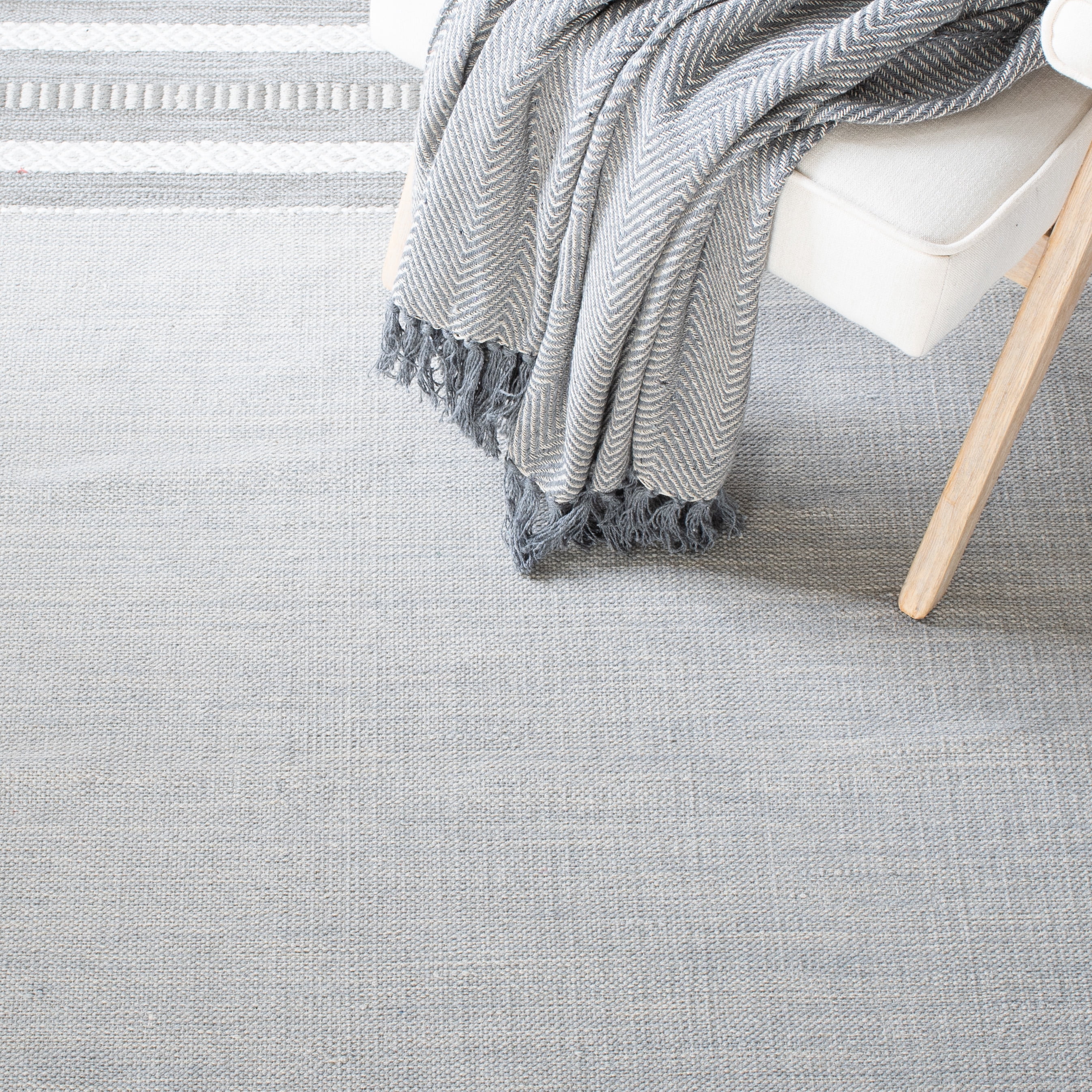 SAFAVIEH Montauk Jobeth Striped Cotton Area Rug, Grey/Ivory, 4' x 6'