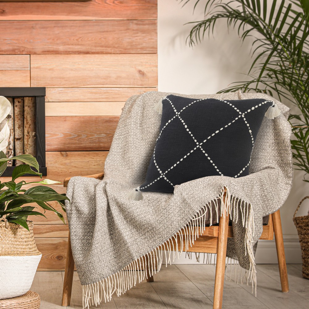 Ox Bay 20" x 20" Hand-Woven Black/ White Geometric Organic Cotton Pillow Cover