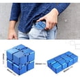 thumbnail image 2 of Cubo infinito azul, juguete de descompresión, juguete antiestrés para oficinistas, superficie de silicona., 2 of 5