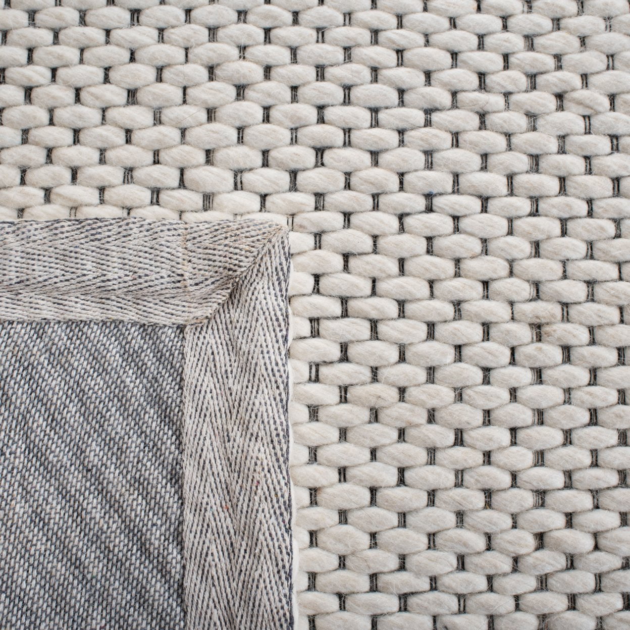 SAFAVIEH Marbella Melva Geometric Runner Rug, Ivory, 2'3" x 8'