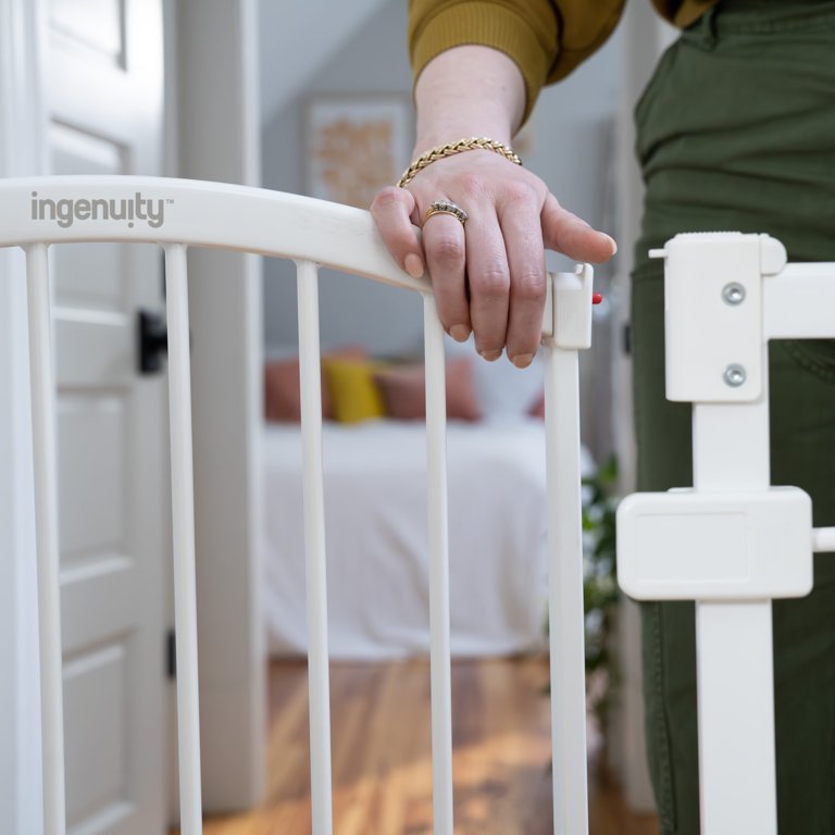Summer Infant Extra Tall & Wide Safety Pet and Baby Gate, 29.5"-53" Wide,  38" Tall, Pressure or Hardware Mounted, Install on Wall or Banister in ...