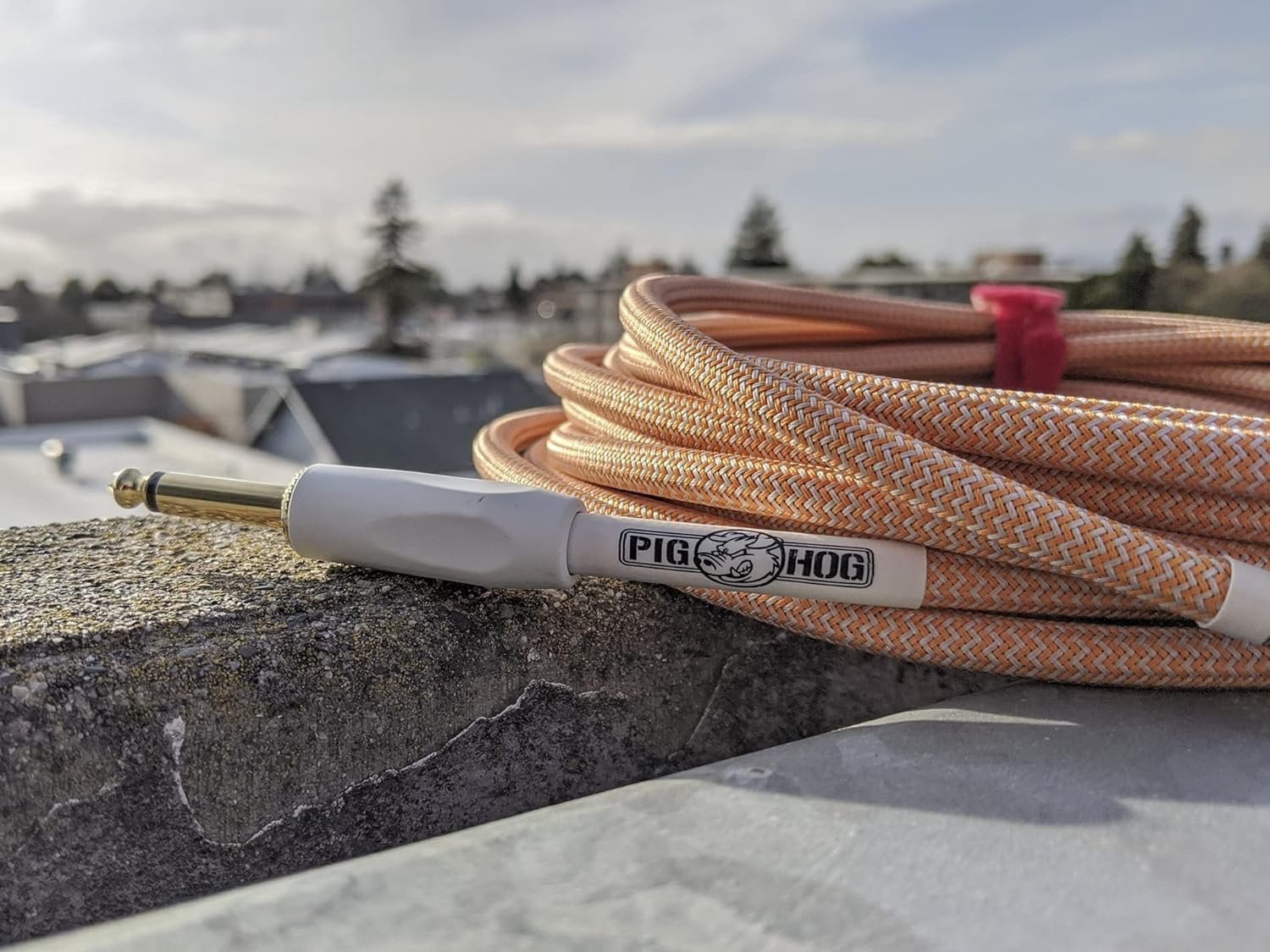 Pig Hog "Orange Creme" Instrument Cable, 10ft 1/4" S- 1/4" Right Angle