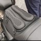 thumbnail image 2 of Cojín de asiento de motocicleta Riwesomey Ajuste universal Negro, 2 of 6