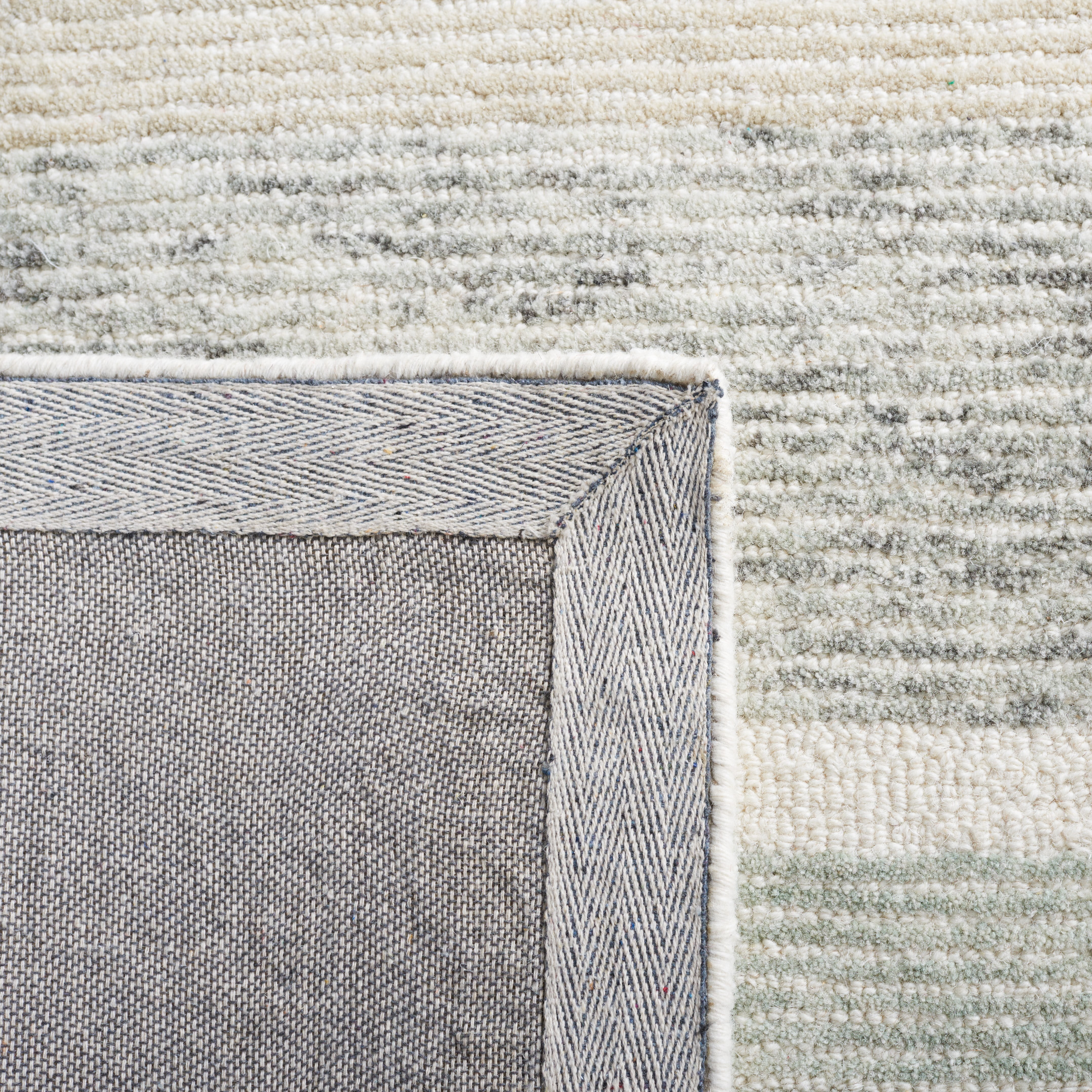 SAFAVIEH Micro-Loop Bedelia Geometric Striped Area Rug, Ivory/Grey, 5' x 5' Square