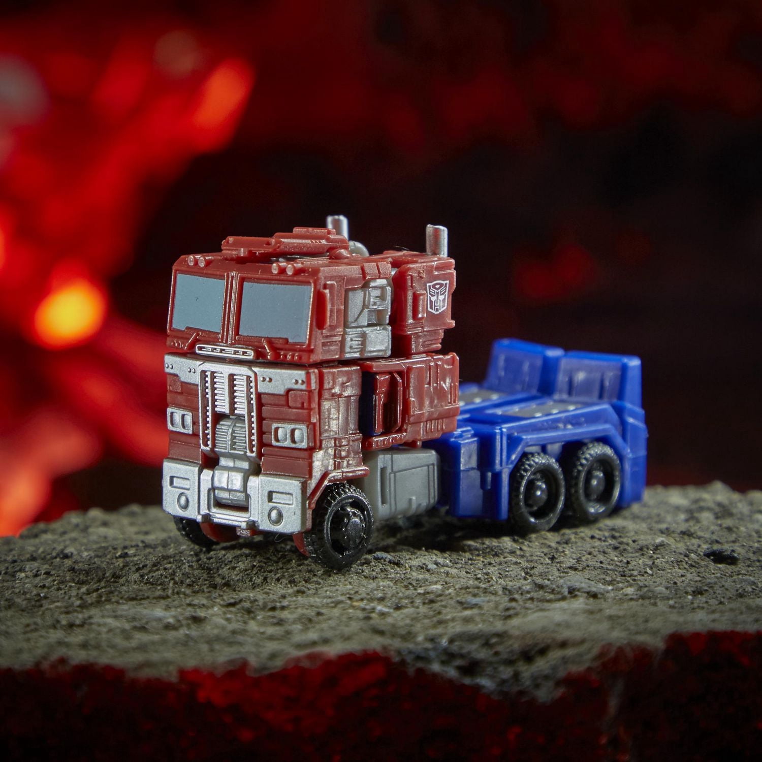 Transformers Generations War for Cybertron : Kingdom, figurine WFC-K1 Optimus Prime classe Origine, pour enfants, à partir de 8 ans, 8,5 cm