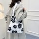 thumbnail image 4 of Bolso de hombro de felpa con estampado vintage para mujer Bolso grande de invierno (Floral de vaca) Tmvgtek Para estrenar, 4 of 9