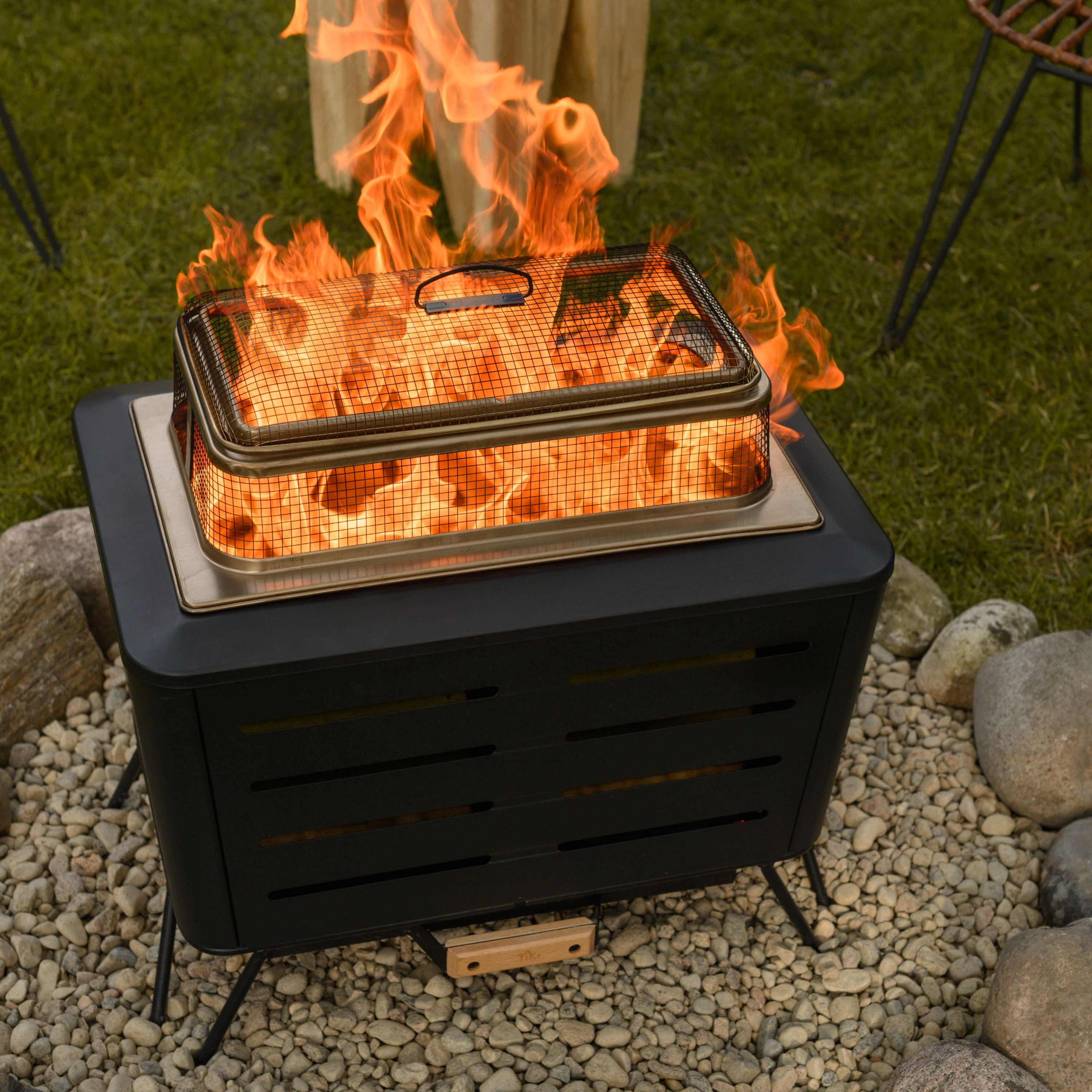 TIKI® Brand 18 Inch Retreat Fire Pit Accessory Metal Screen and 32.9 Inch 2 Piece Poker Black