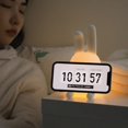 thumbnail image 5 of Linda lámpara de conejito, luz nocturna de decoración de escritorio con función de soporte para teléfono, regalos ideales de cumpleaños de Navidad de silicona para bebés, niños y adultos, 5 of 5