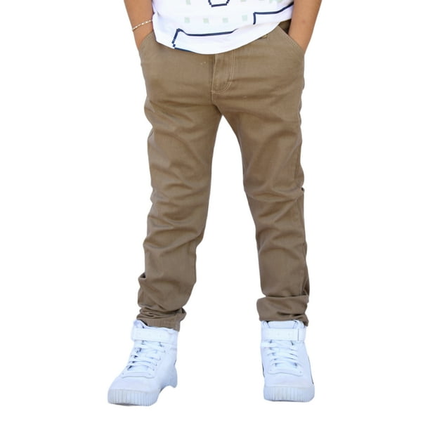 Tenis Blancos Outfit Con Pantalon Color Caqui Combinacion Outfit