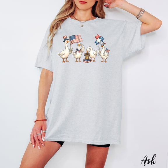 Patriotic Goose 4th of July Shirt, Funny USA Independence Day Graphic Tee, America Goose T-Shirt for Women