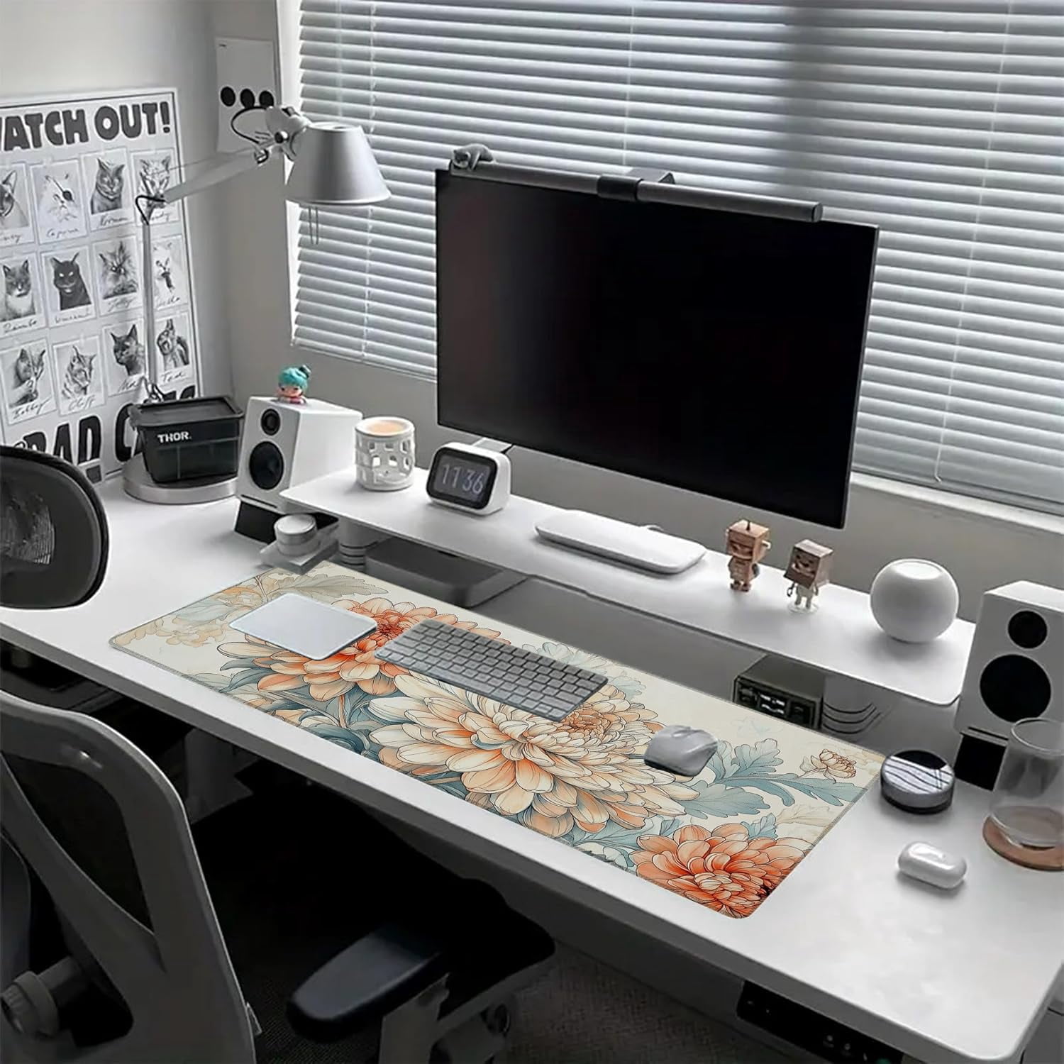 Desk Mat Blooming Chrysanthemums Desk Pad for Keyboard and Mouse, Large Big Gaming Mouse Pad with Stitched Edges for Work Game, 35.43 x 15.75 in