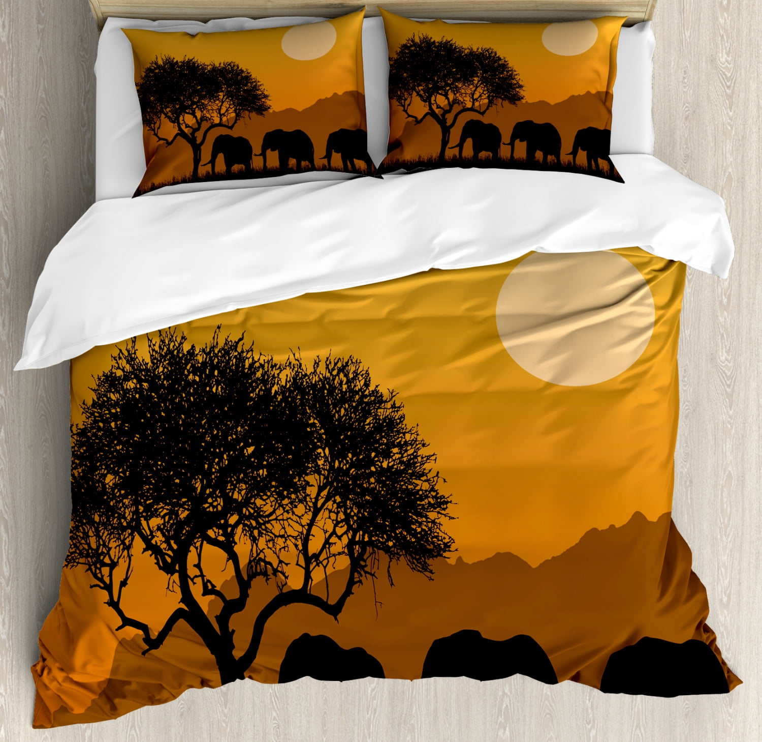 Safari Duvet Cover Set, Illustration of Typical African Wilderness with ...