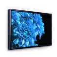 thumbnail image 2 of Designart Détail de fleurs bleues sur noir I ART MURAL À CADRE FLOTTÉ, 2 of 4