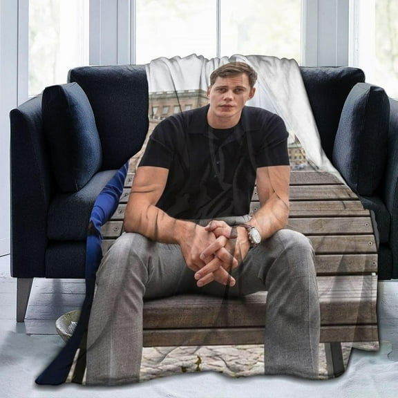 Bill Skarsgard Fleece Blanket for Couch - Throw Blanket Lightweight Bill Skarsgard Merch Super Soft Cozy Luxury Bed Blanket Microfiber and Throws for Sofa