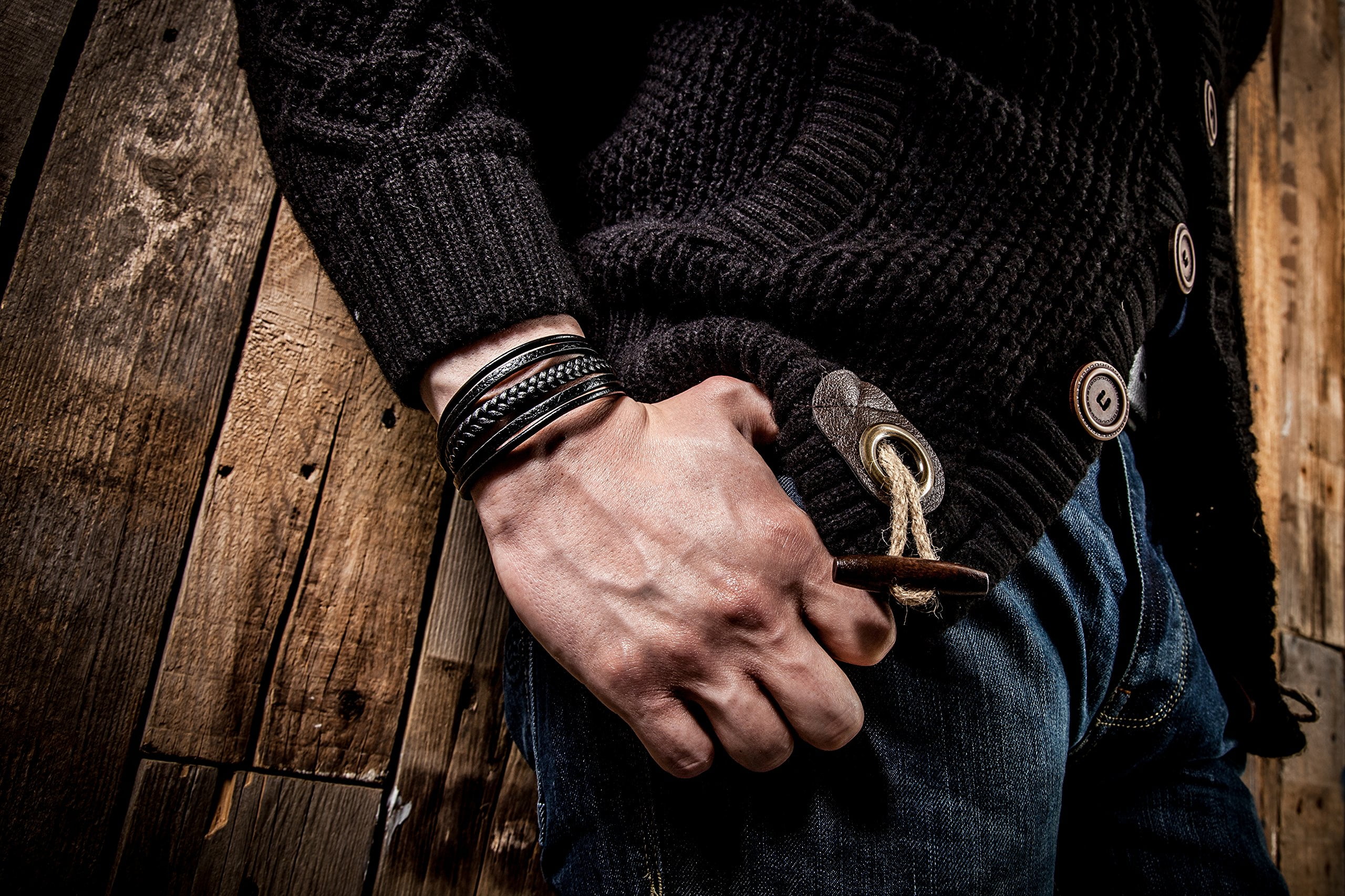 SERASAR Men's Genuine Leather Bracelet "Braid" with stainless steel magnetic closure, Black 21cm, including gift box