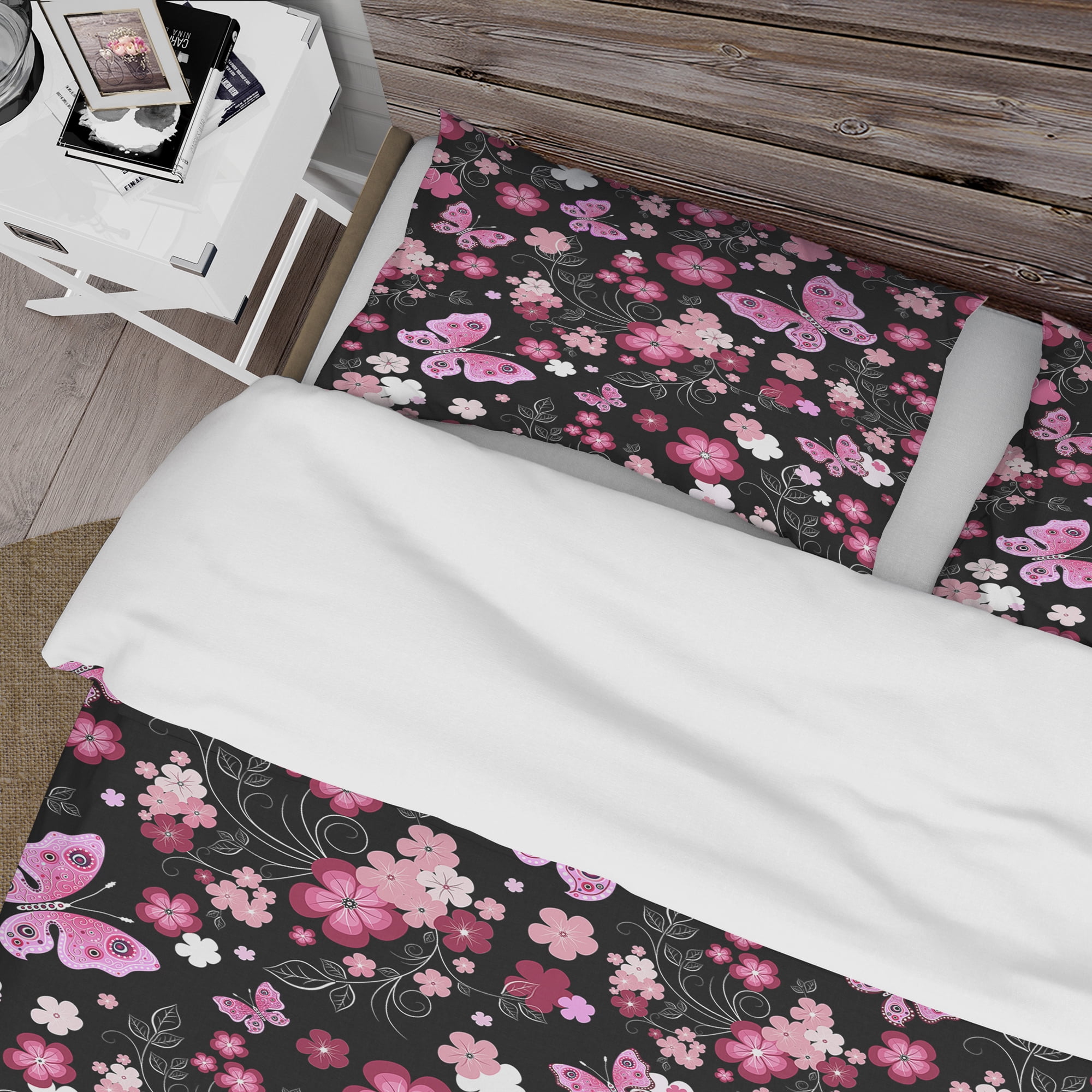 Designart 'Pink Stylized Flowers And Butterflies' Floral Duvet Cover Set