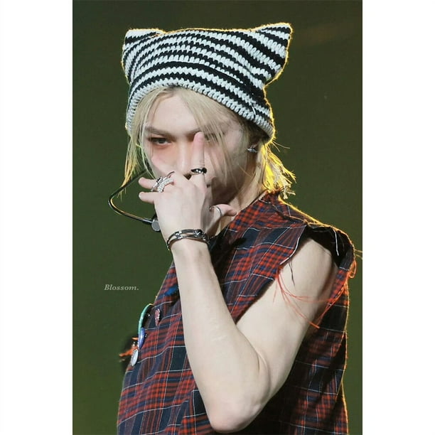 Kpop Stray Kids Hyunjin-gorro elástico a rayas para hombre y mujer, gorro de lana con orejas de gato, estilo Y2k