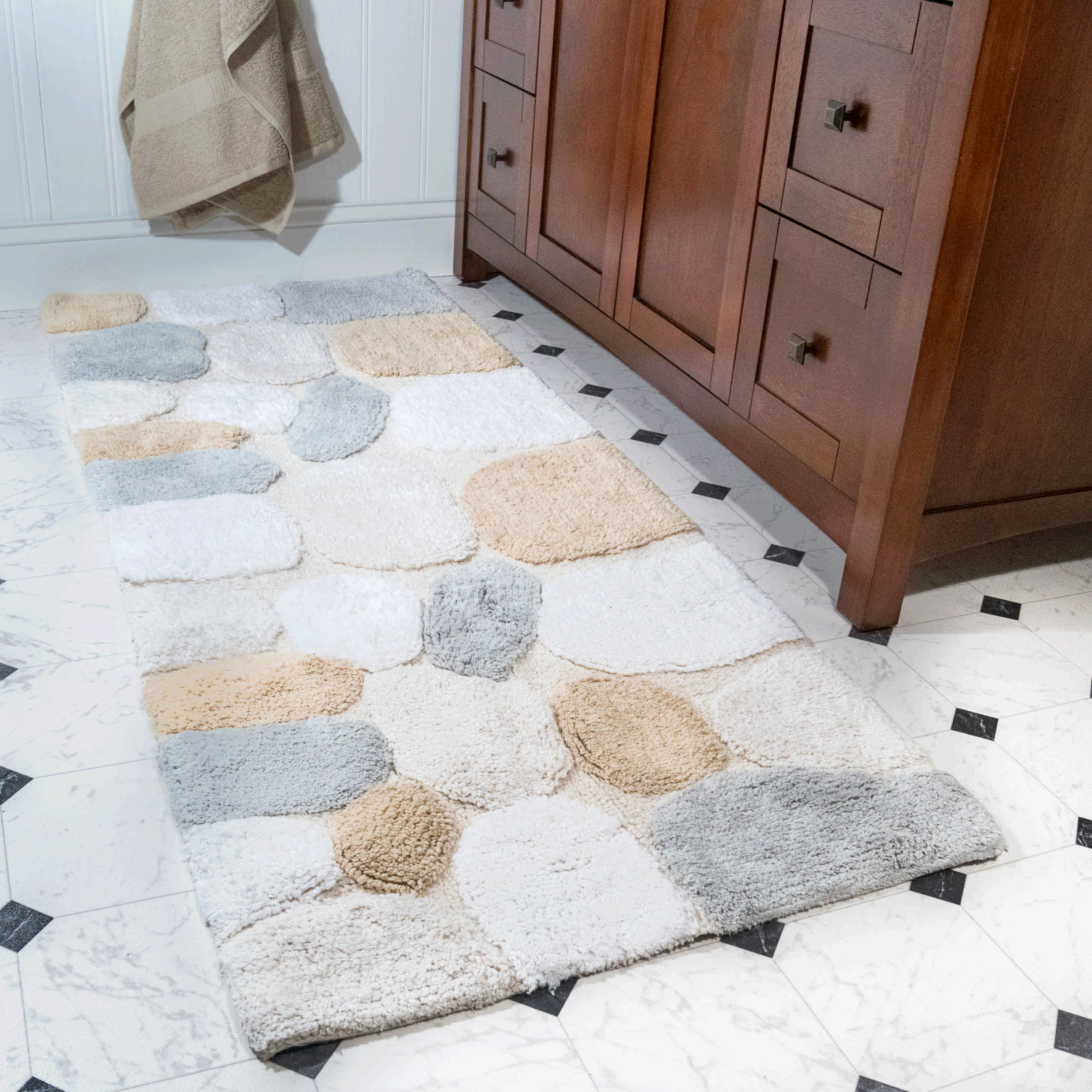 Chesapeake Pebbles Spa Bath Rug Runner (24" x 60")