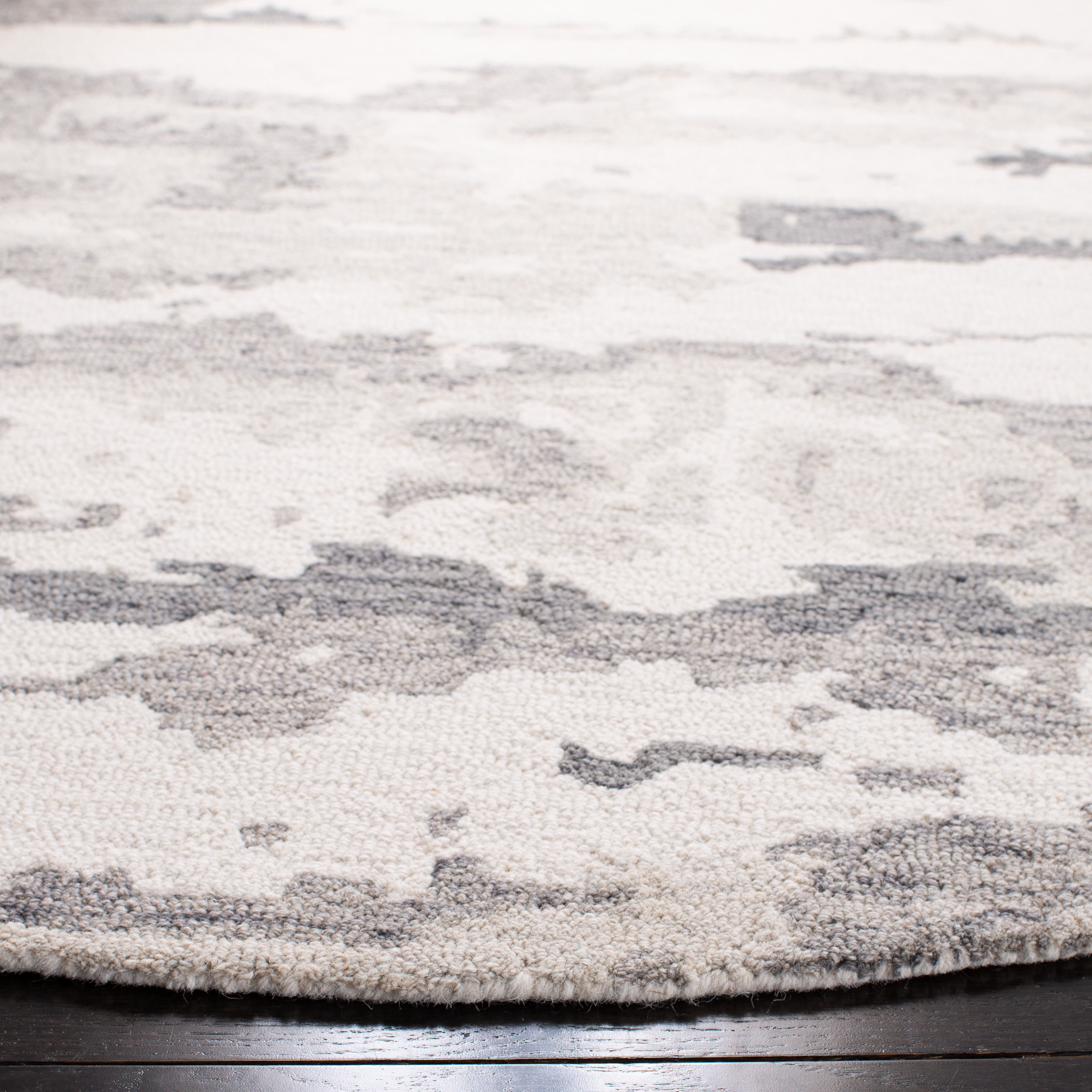 SAFAVIEH Abstract Seachlann Abstract Wool Area Rug, Charcoal/Ivory, 6' x 6' Round
