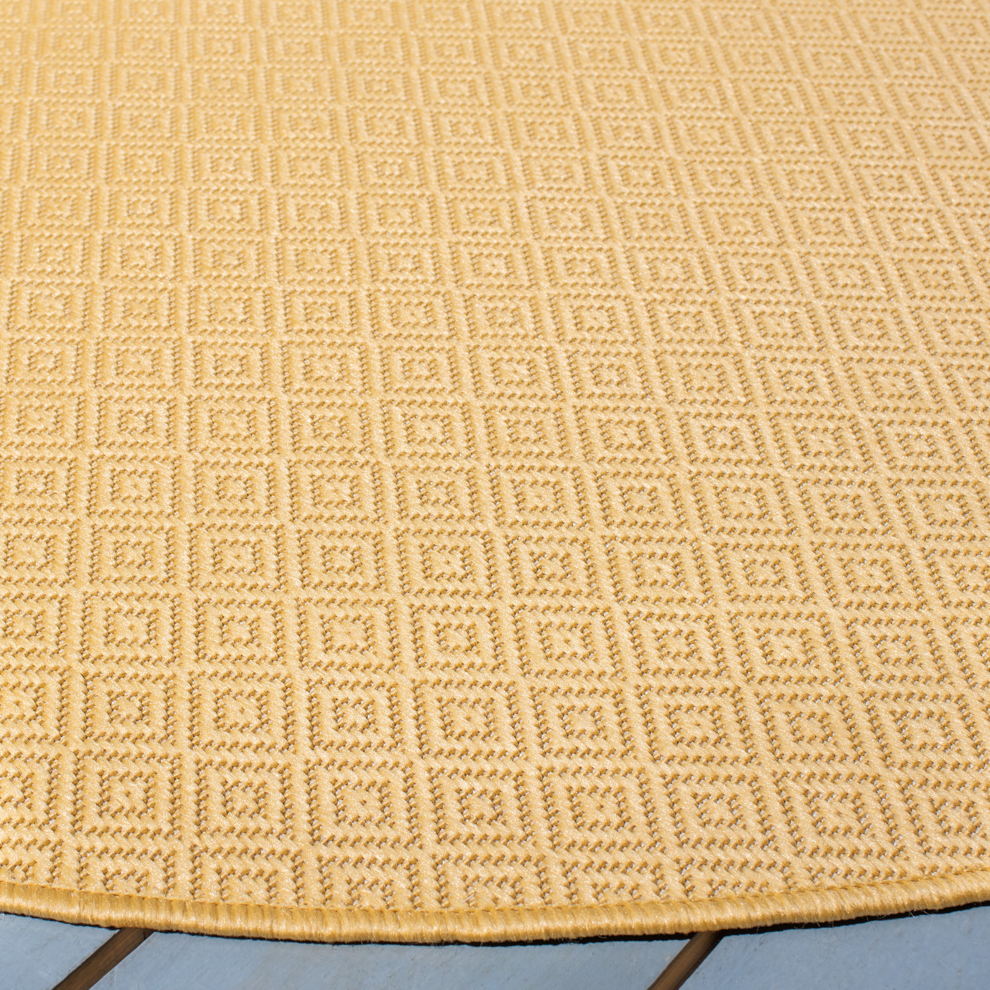 SAFAVIEH Courtyard Madeline Geometric Indoor/Outdoor Area Rug, Gold/Gold, 6'7" x 6'7" Round
