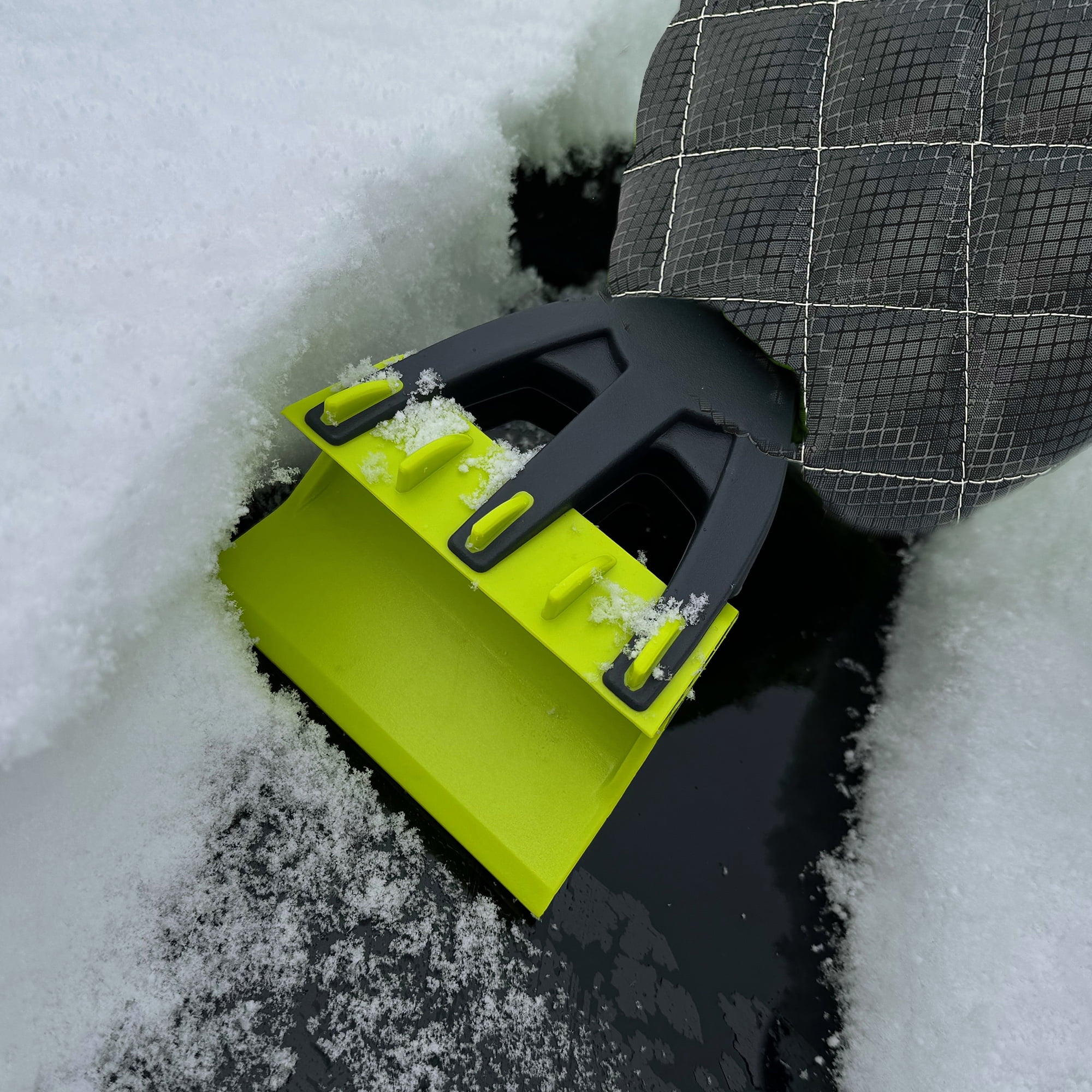 Auto Drive Fleece Lined Mitt With Built-In Ice Scraper, Black, Universal Size