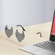 thumbnail image 5 of Gafas de sol sin montura Yuyangstore en forma de corazón para Mujer Gris, 5 of 8