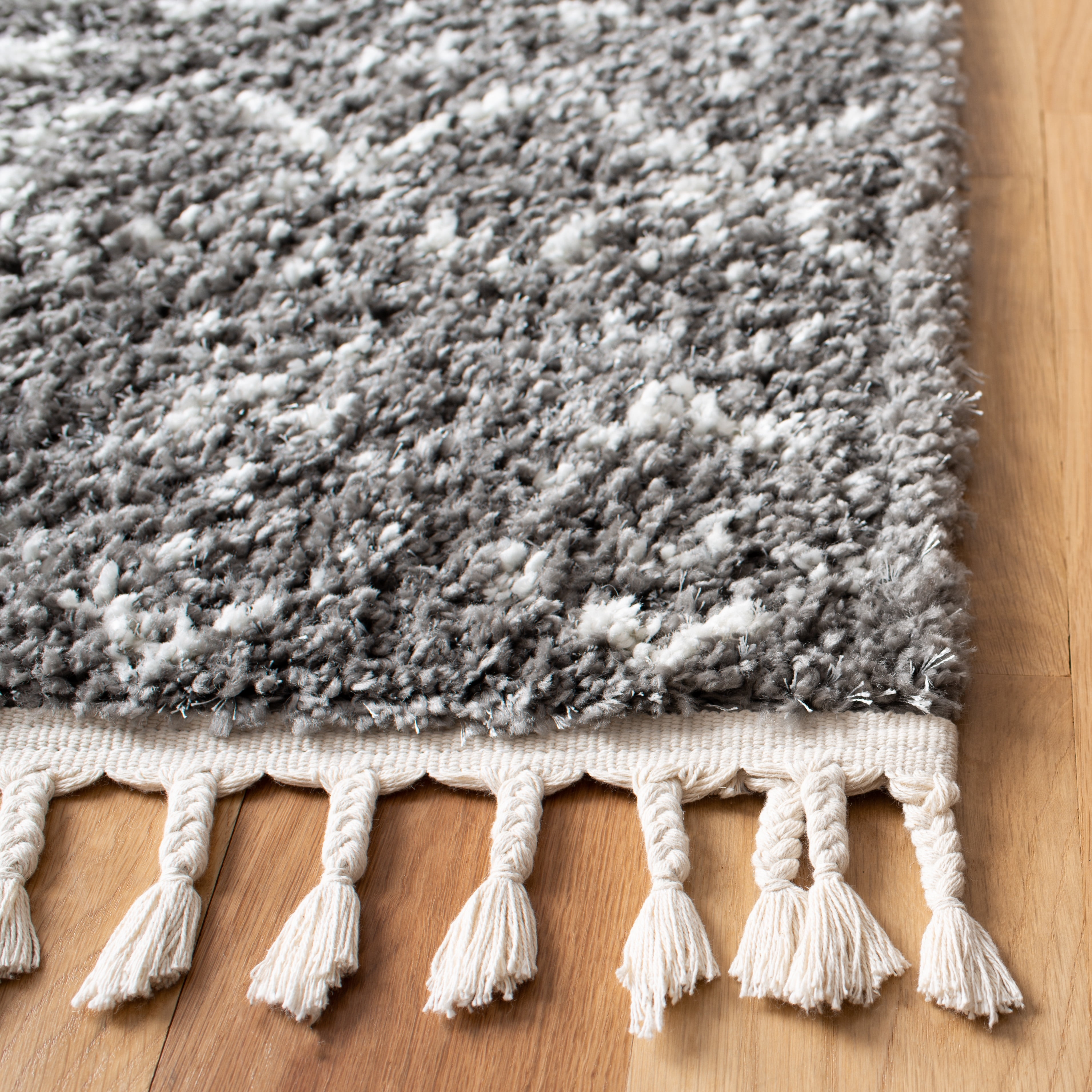 SAFAVIEH Berber Fringe Vinal Aztec Shag Area Rug, Gray/Ivory, 5' x 5' Square